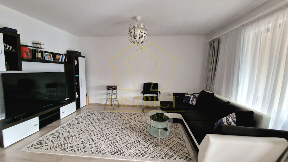 Casa individuala impartita in 2 apartamente | Ianova - Poză 1