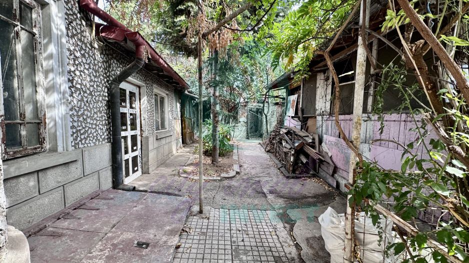 Casa cu teren de 342 in zona Unirii-Calea Calarasilor - Poză 5