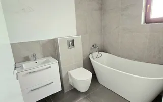 ​Casă 3 camere, 2 băi, curte generoasă 471 mp - Complex Luna, Balotești - Poză 11