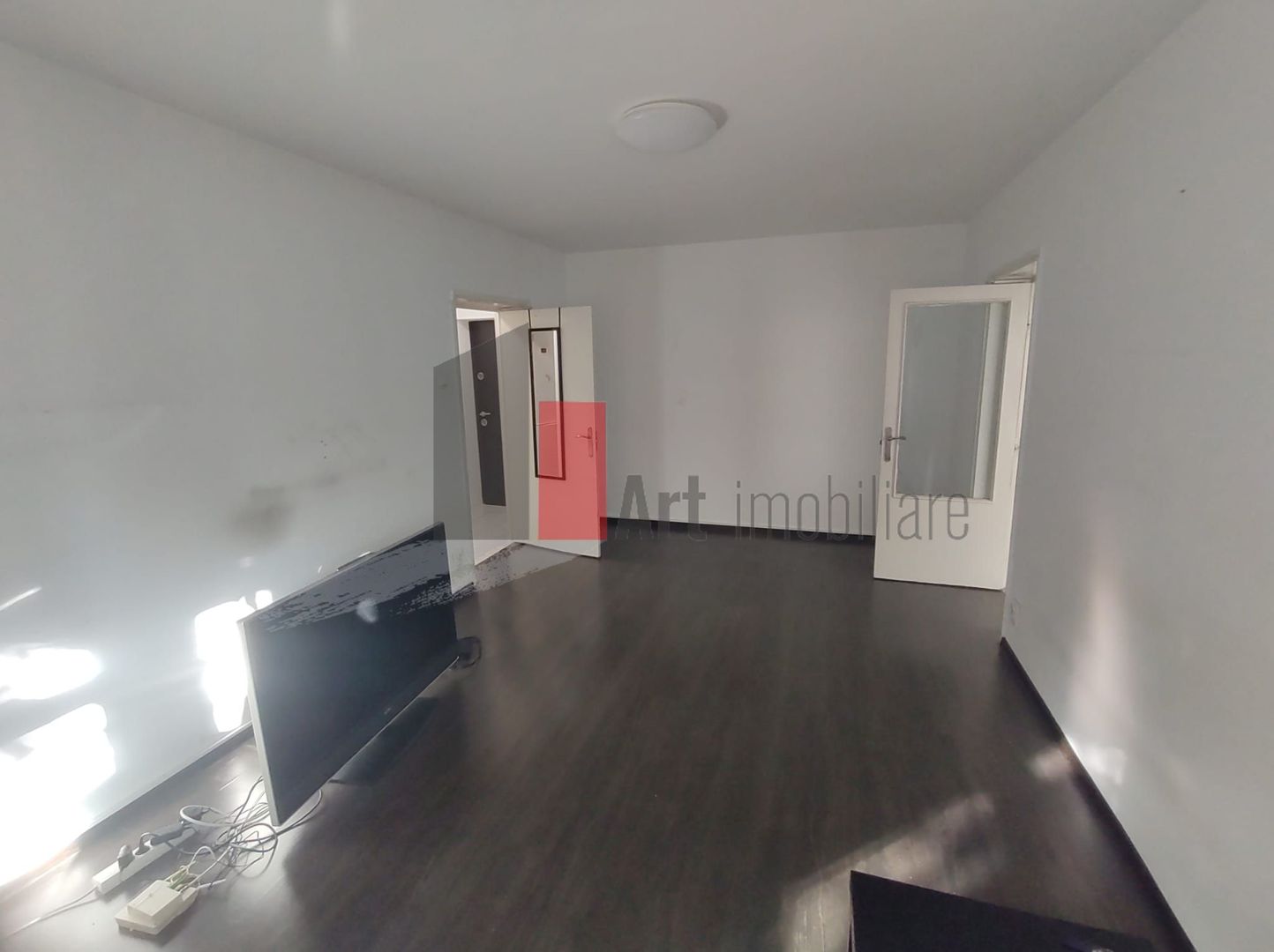 Vânzare apartament 2 camere Secuilor - Poză 2