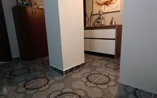 Vând apartament decomandat cu 3 camere, micro 16 - Poză 8