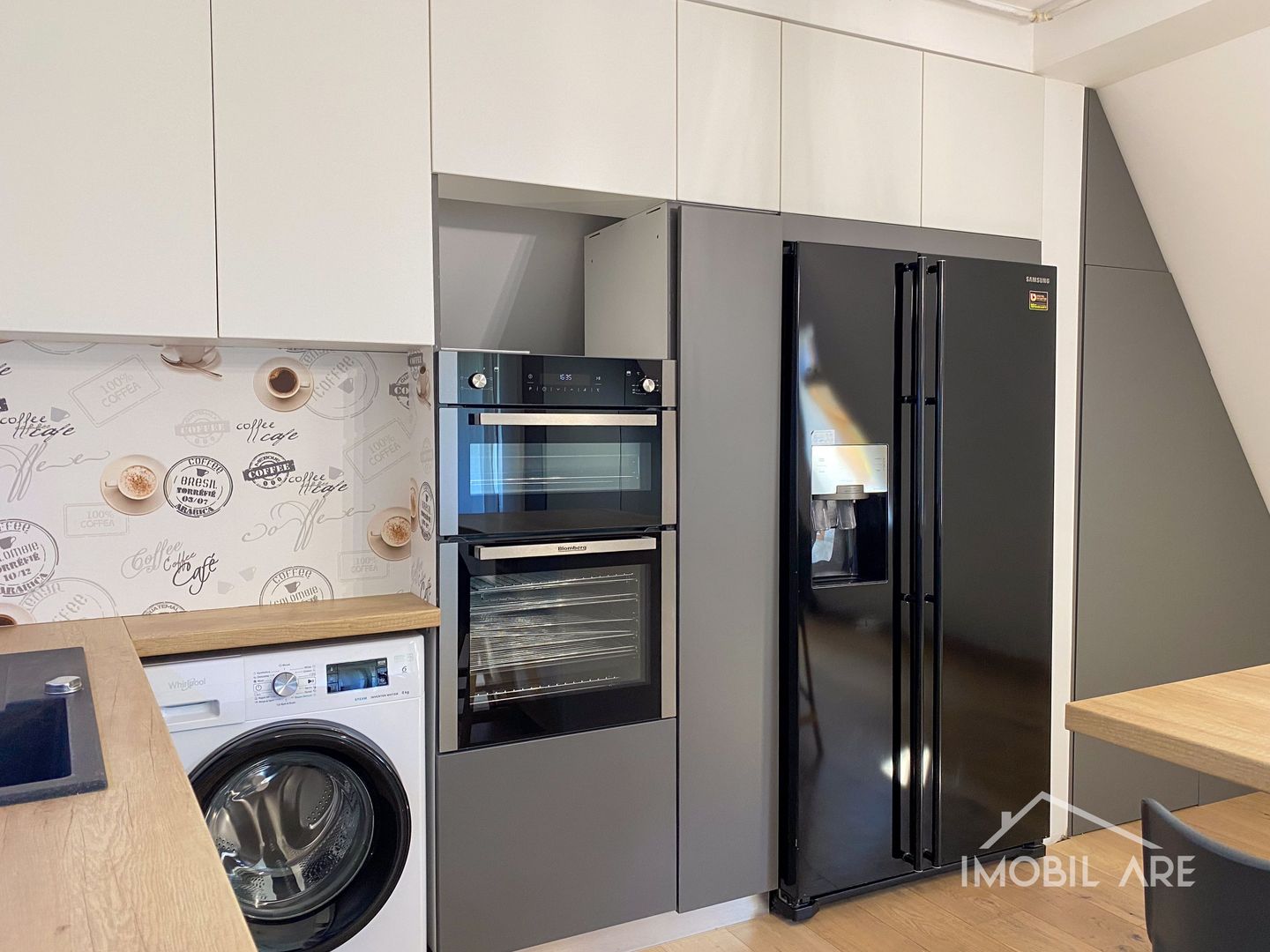 Apartament de lux cu 4 camere la mansardă - Poză 3