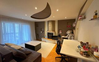 Apartament cu 3 camere, mobilat modern, 2 balcoane și parcare. - Poză 2