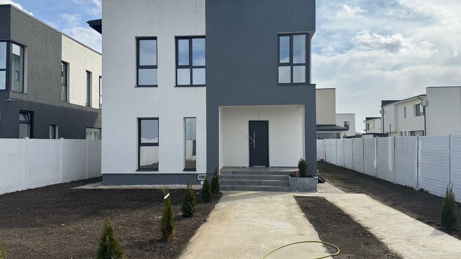 Vila MODERN Tunari cu Pompa de caldura, curte 430m2,  0% comision - Poză 1