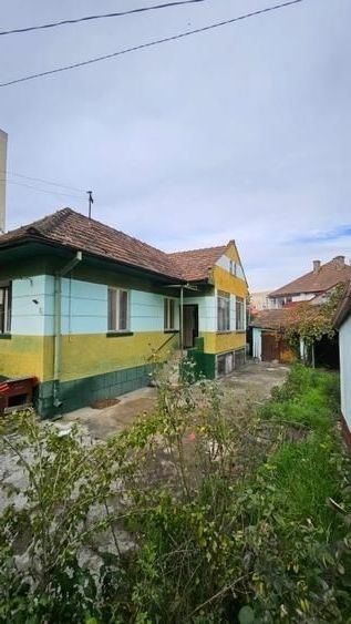 Casa in zona centrala cu proiect si autorizatie pentru extindere - Poză 1