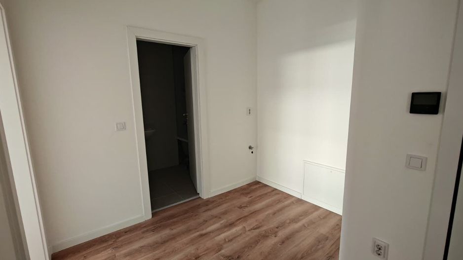 De inchiriat 2 apartamente nemobilate, Dynamic Residence - Tractoru - Poză 11