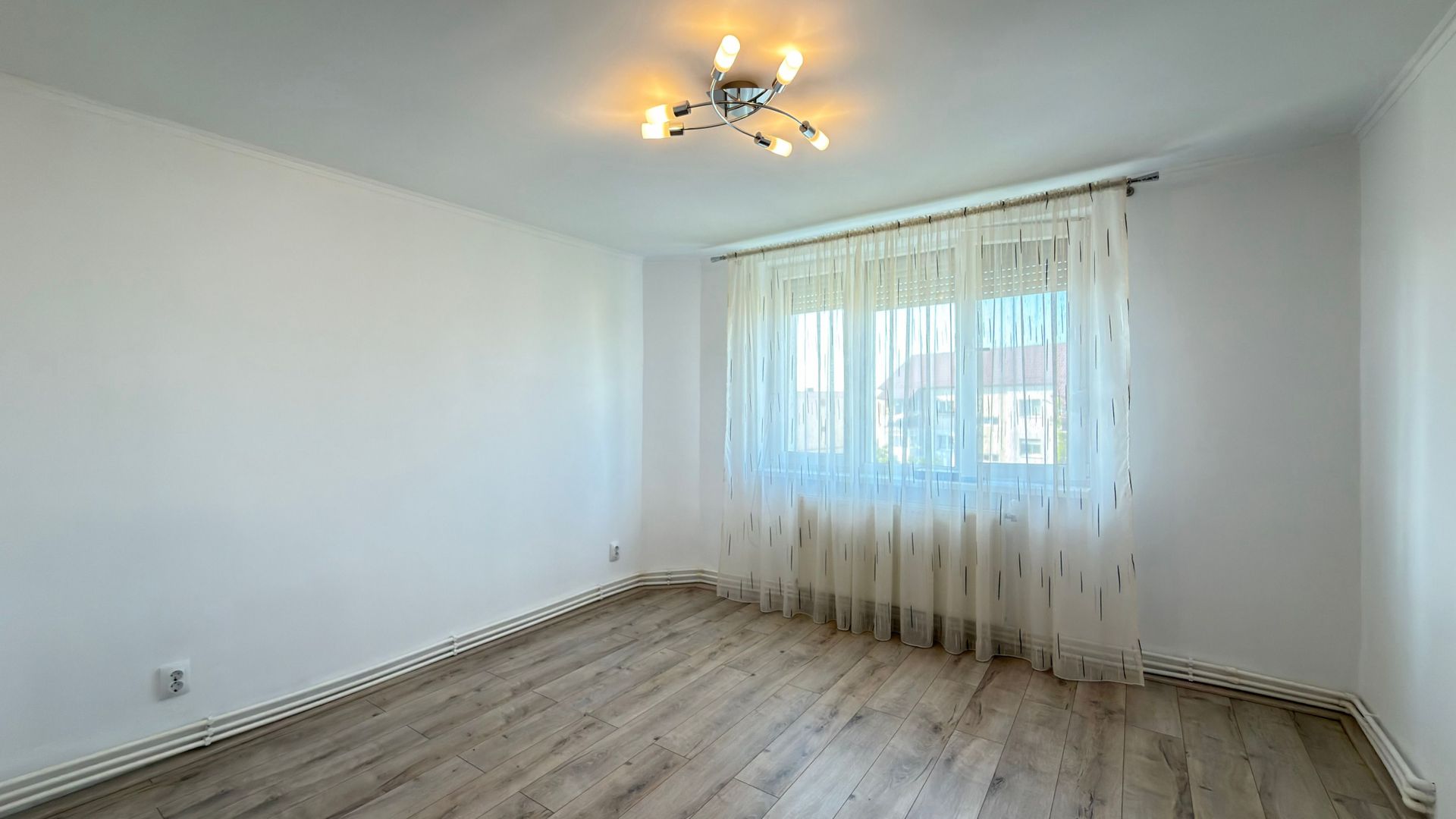 Apartament 3 camere MV1, Zona Trilak - Str. R. Ferdinand I - Carei - Poză 11