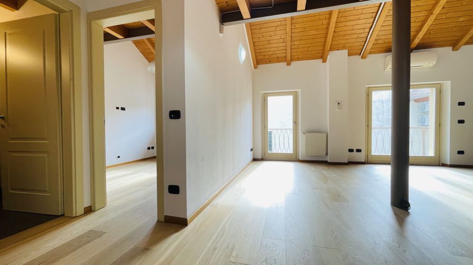 P-ta Unirii - Comision 0% | Apartament 3 camere-113 mp | Imobil 2008 - Poză 14