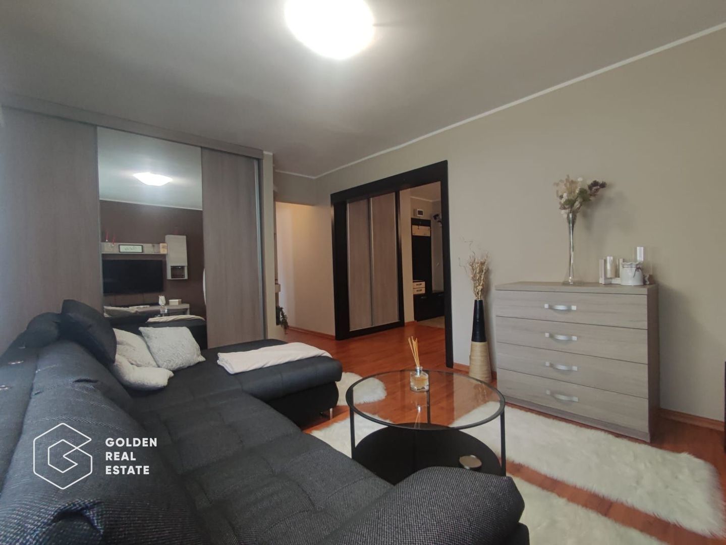 Apartament 2 camere, langa Facultate, parcare inclusa - Poză 2