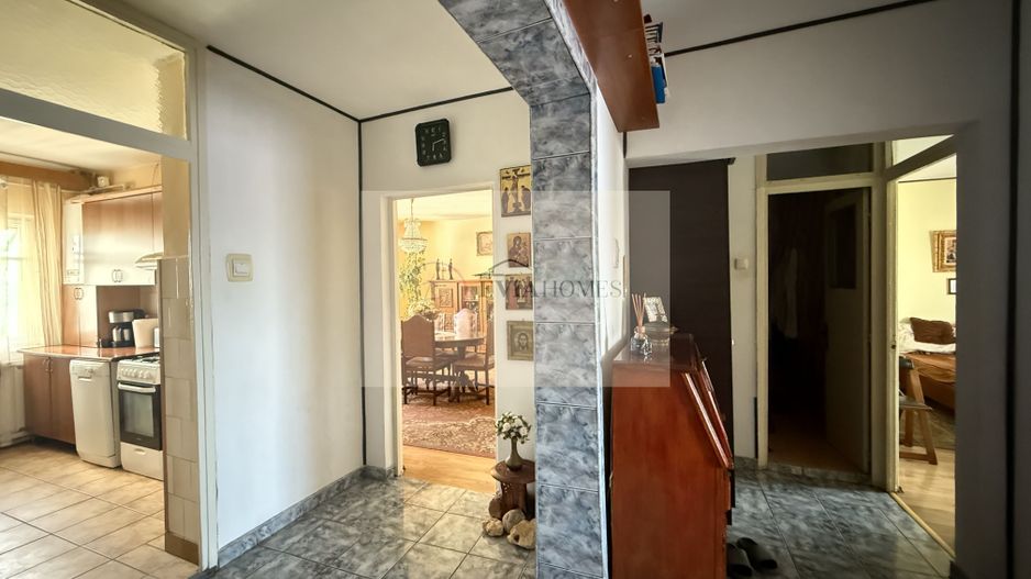 Apartament spatios cu 4 camere/ balcoane /zona str. Bucuresti, Marasti - Poză 2