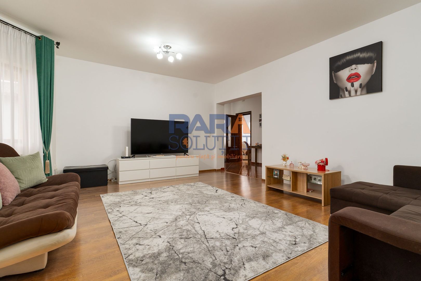 Casă 2013, teren 1366 mp, zonă centrală - Poză 4