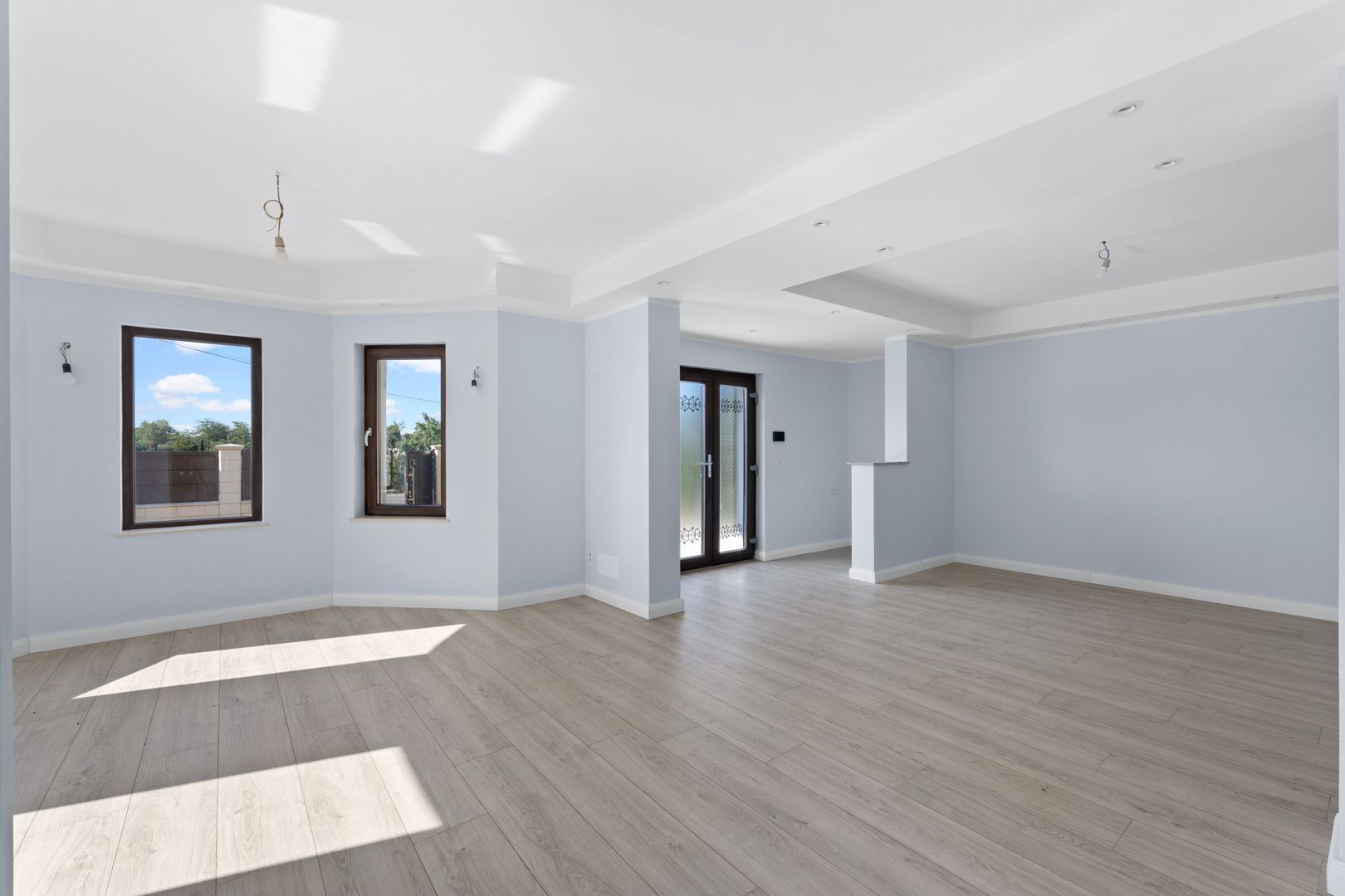 Eleganta, Confortul, Calitatea, liniste Vila P+M Garaj Pecica Arad - Poză 3