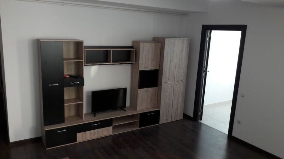 De vanzare apartament 2 camere  Grozaavesti - Poză 1