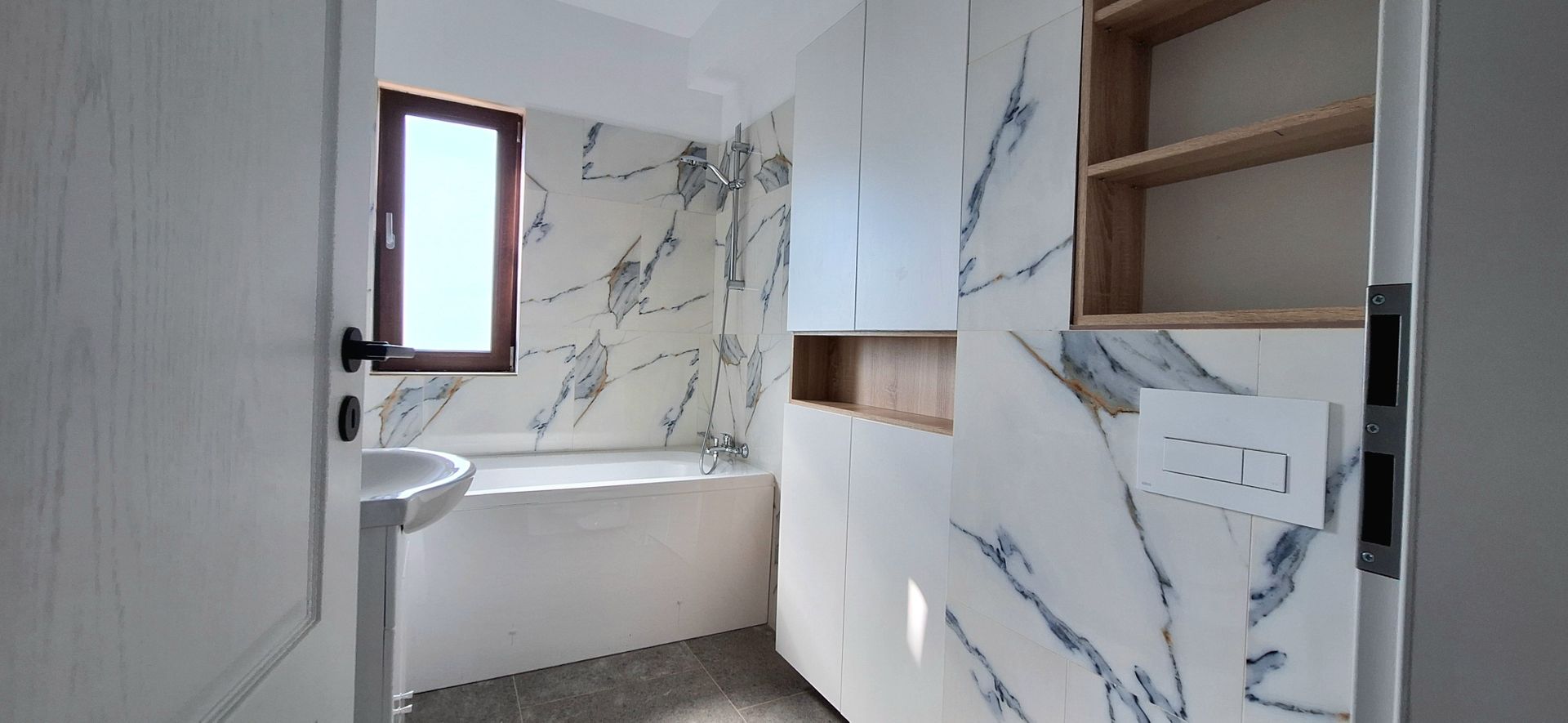 Apartament nou mobilat cu 2 locuri de parcare - Poză 14