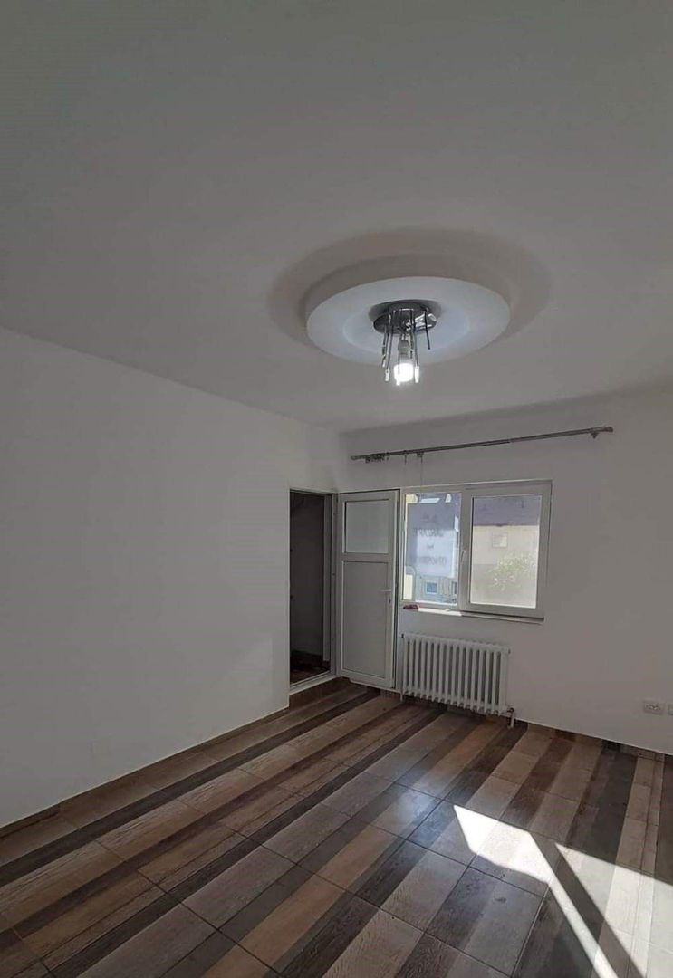 Garsoniera complet restaurata - Poză 1