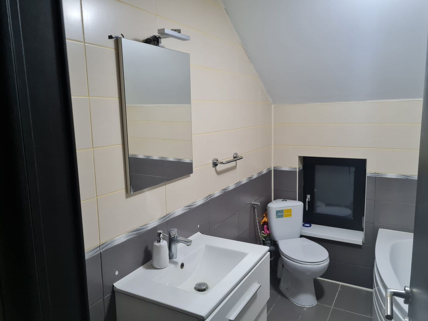 Casa premium cu piscina, panouri solare si teren de 520 mp – Giarmata Vii - Poză 14