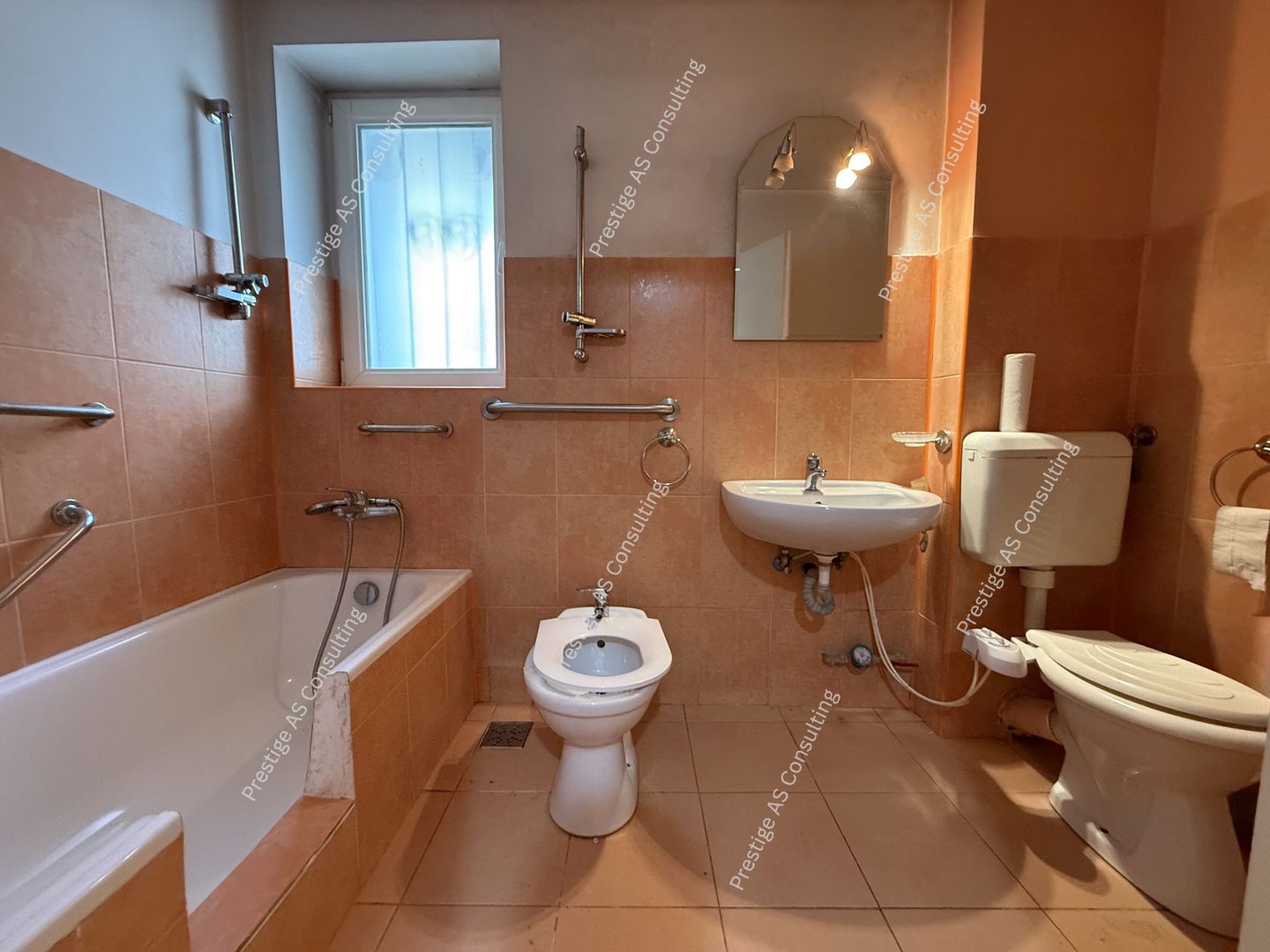 Apartament 4 camere, parter inalt zona Punctele Cardinale - Central - Poză 11