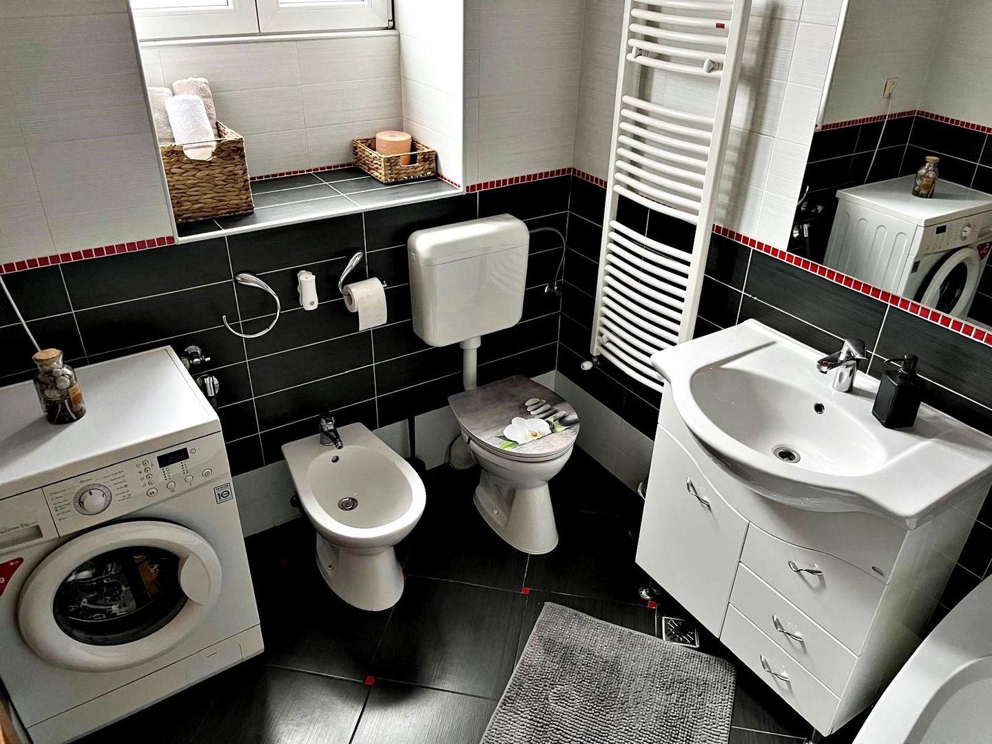 Zona Piața Unirii-Poarta Schei apartament spațios, mobilat complet - Poză 14