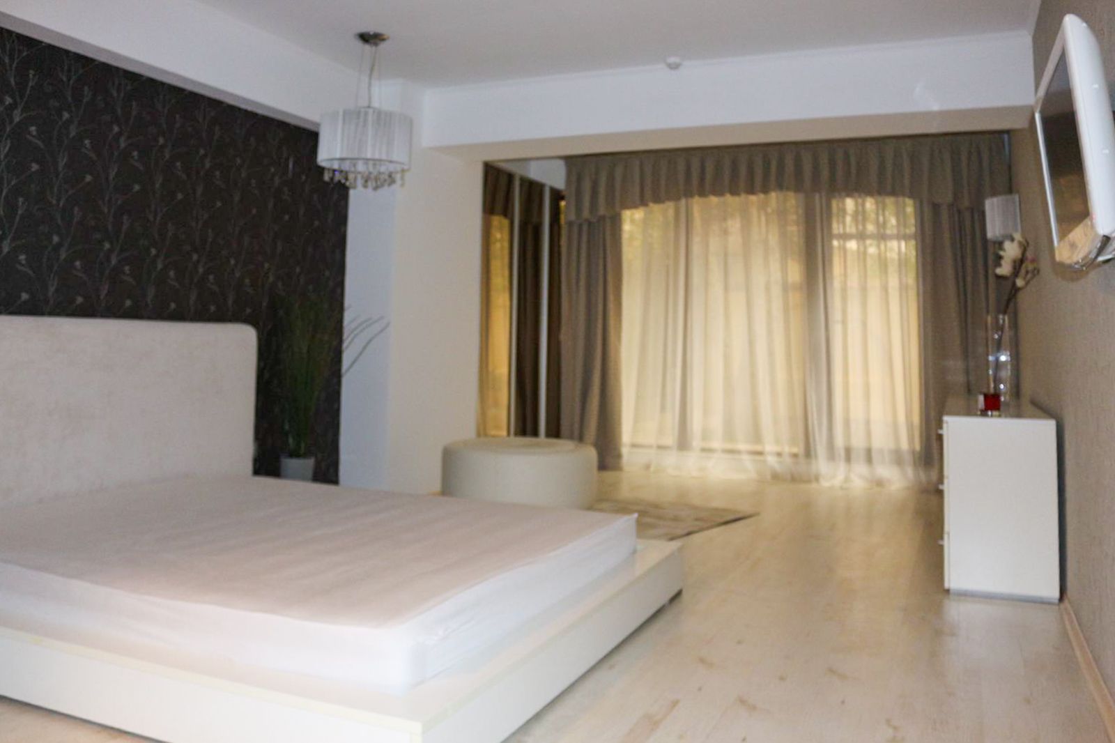 Închiriere apartament 3 camere 160mp | Grădină privată 100mp - Poză 13