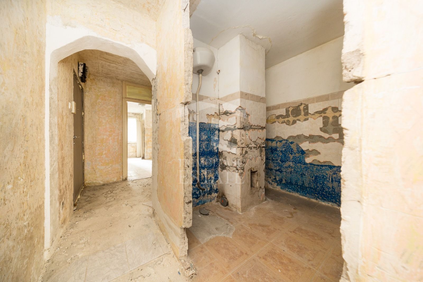 Triaj-Coresi-3 camere+2 bai-70 mp utili NERENOVAT - Poză 17