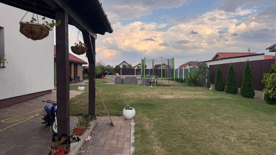 Casa individuala, carport, curte superba, Cristian, Sibiu - Poză 1