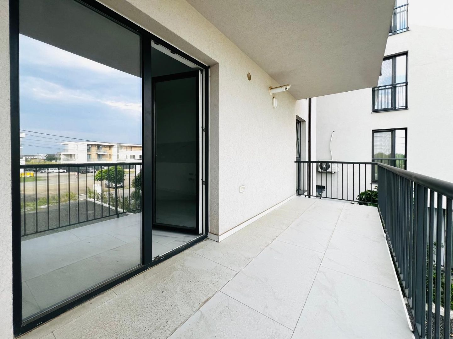 Apartament cu 3 camere, zonă foarte bună |Dumbrăvița| - Poză 2