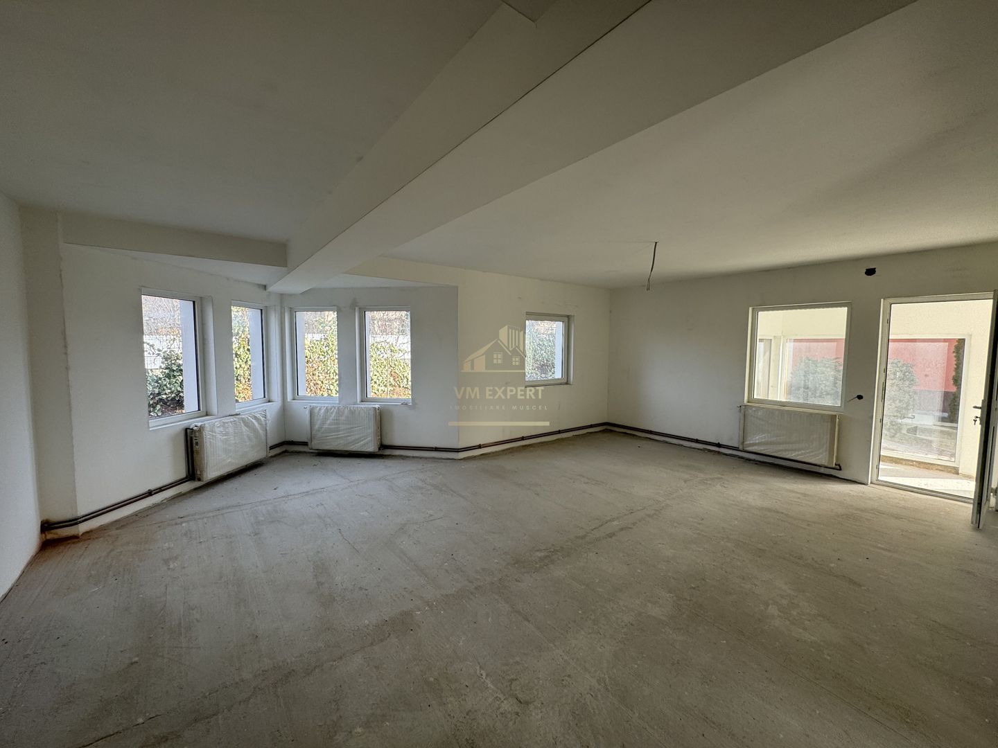 VILA 5 CAMERE,TEREN 560 MP, CAMPULUNG, ARGES - Poză 12