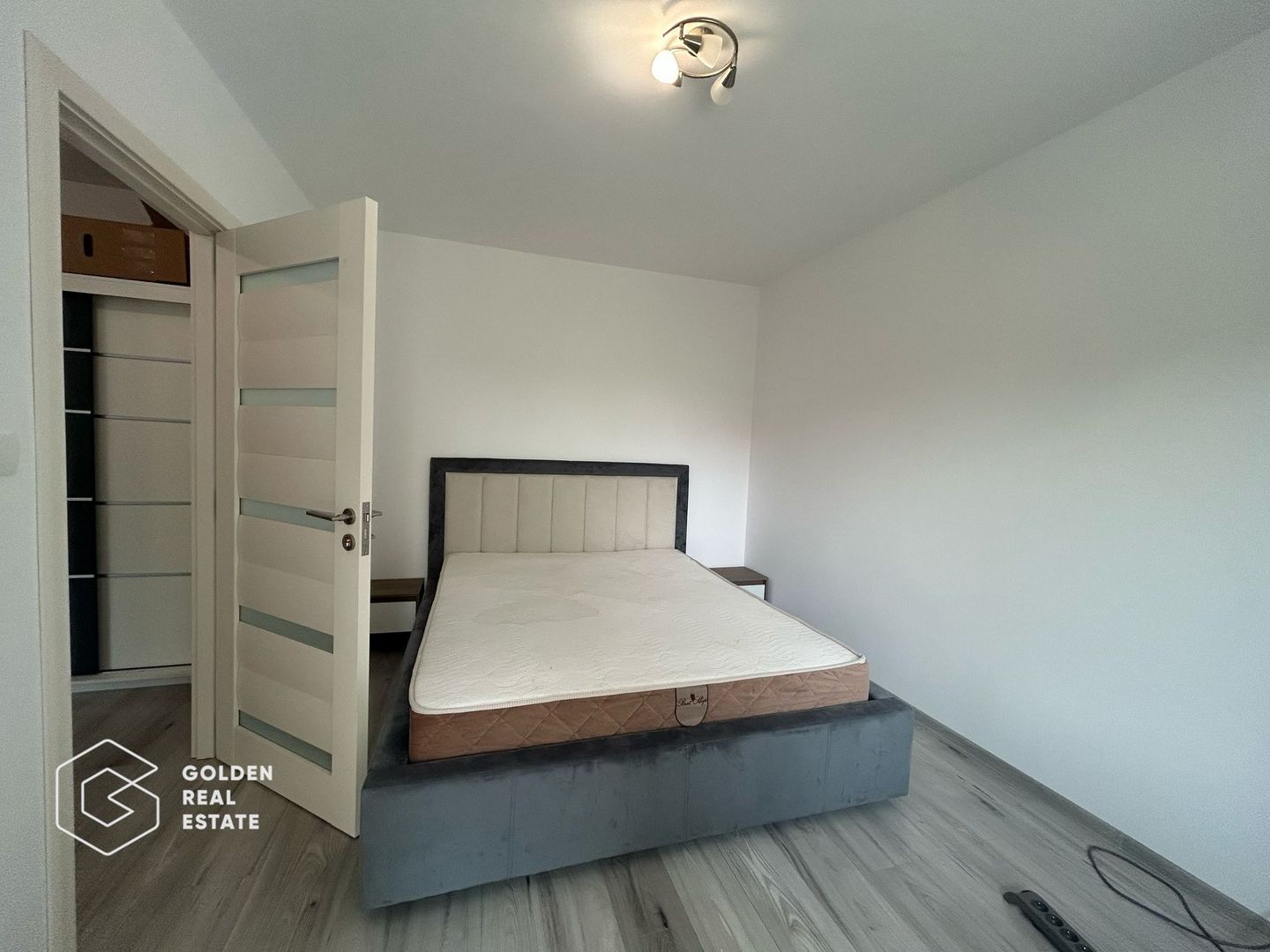 Apartament 2 camere, complet renovat, zona Centrala - Poză 4