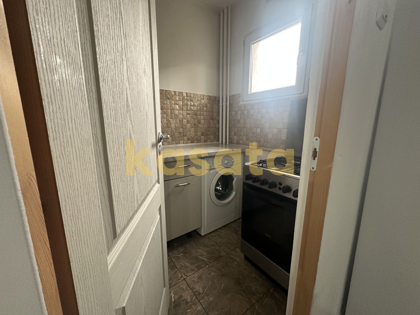 Garsonieră renovată 🏡 | Etaj intermediar 🏢 | Metrou 5 min 🚇 - Poză 4