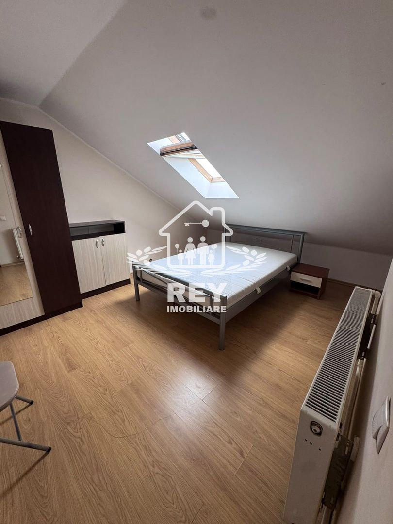 Inchiriez apartament 3 camere, spatios, central, et.5+mansarda - Poză 4