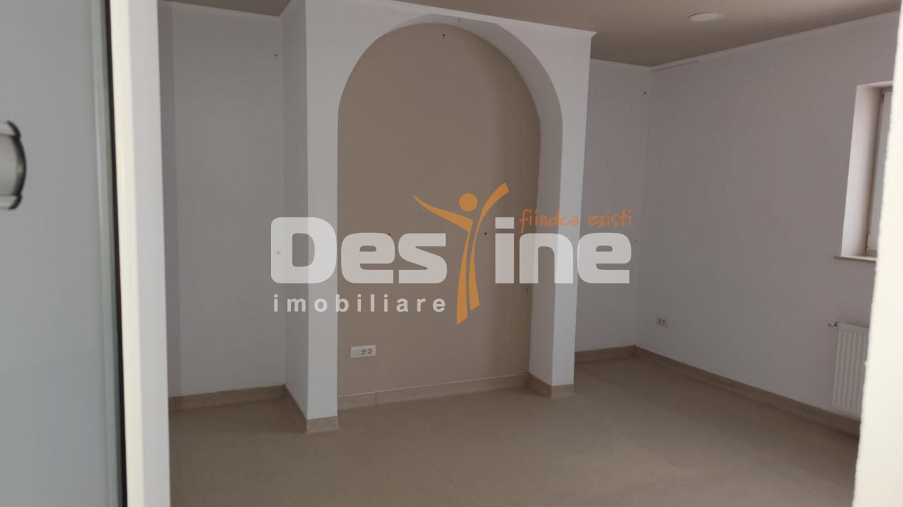 Spatiu de inchiriat central Baicoi - Poză 13