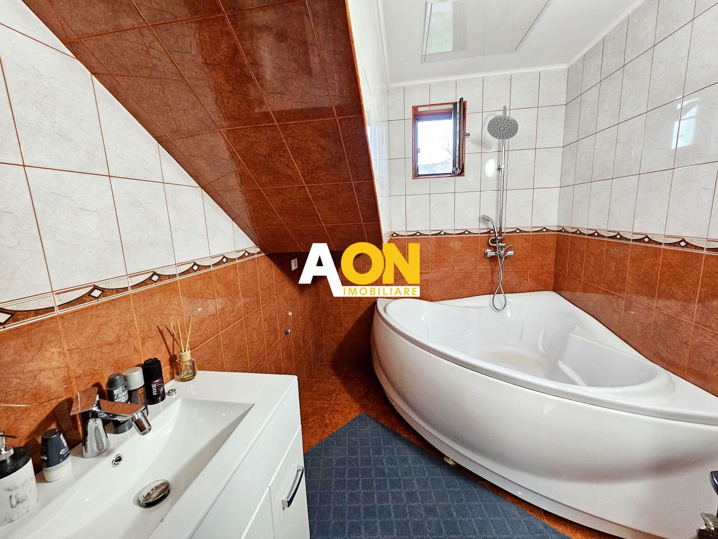 Casa cu 2 corpuri de cladire, 504 mp teren, Lipoveni - Poză 9