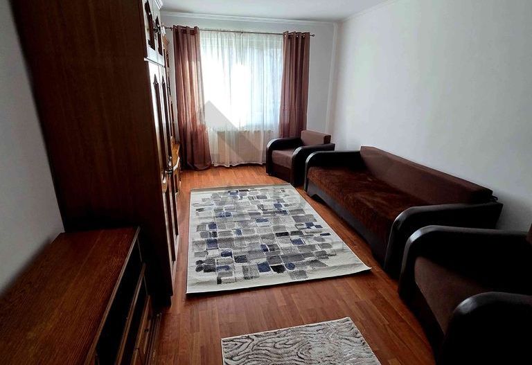 Vând apartament 3 camere - Poză 2