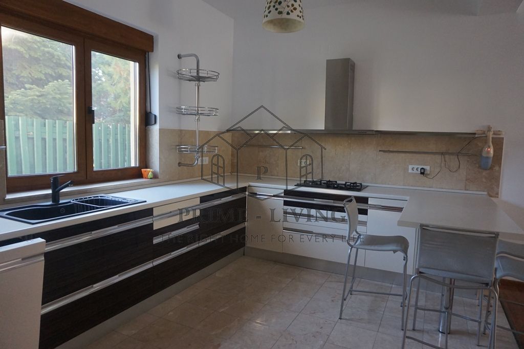 VILA CU 6 CAMERE SI PISCINA LA INCHIRIERE LANGA BRITISH SCHOOL - Poză 4