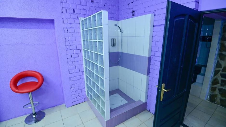 Spatiu comercial si casa de vanzare - Poză 10