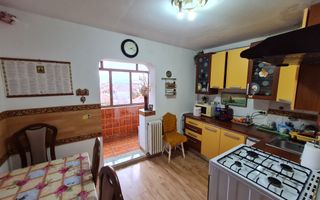 Apartament 3 camere, Decomandat, 69 mp, Zona Cetate - Poză 4