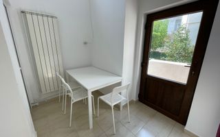 De închiriat: Spațiu ultracentral, renovat - Poză 6