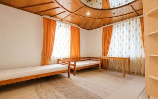 Casă 210 m² cu 5 dormitoare și teren 10 ari – Euroreparație | Drochia, str. Grigore Ureche - Poză 36