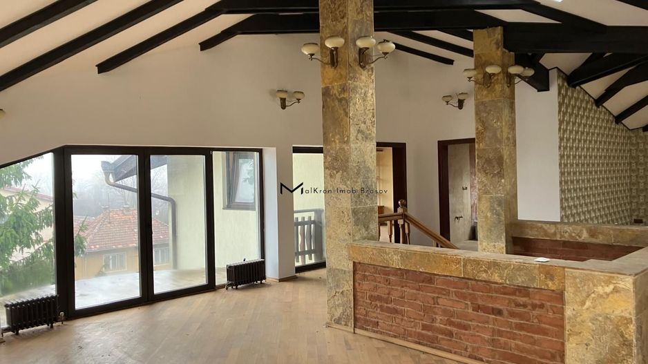 Proprietate amplă cu două case și teren generos, Brașov – str. Cariere - Poză 3