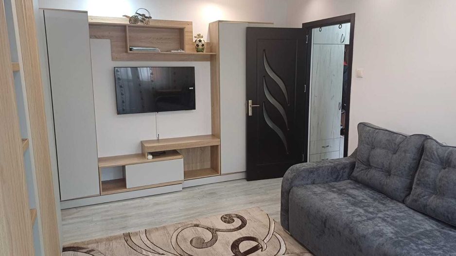 Apartament renovat 2 camere SD 40 mp Mircea Cel Batran 400 euro - Poză 3