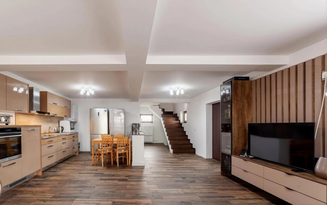 Casa moderna in Bradu - 3 camere,sauna proprie,mobilata , - Poză 1