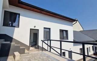 Vand casa in zona Blocului 800 - Poză 2