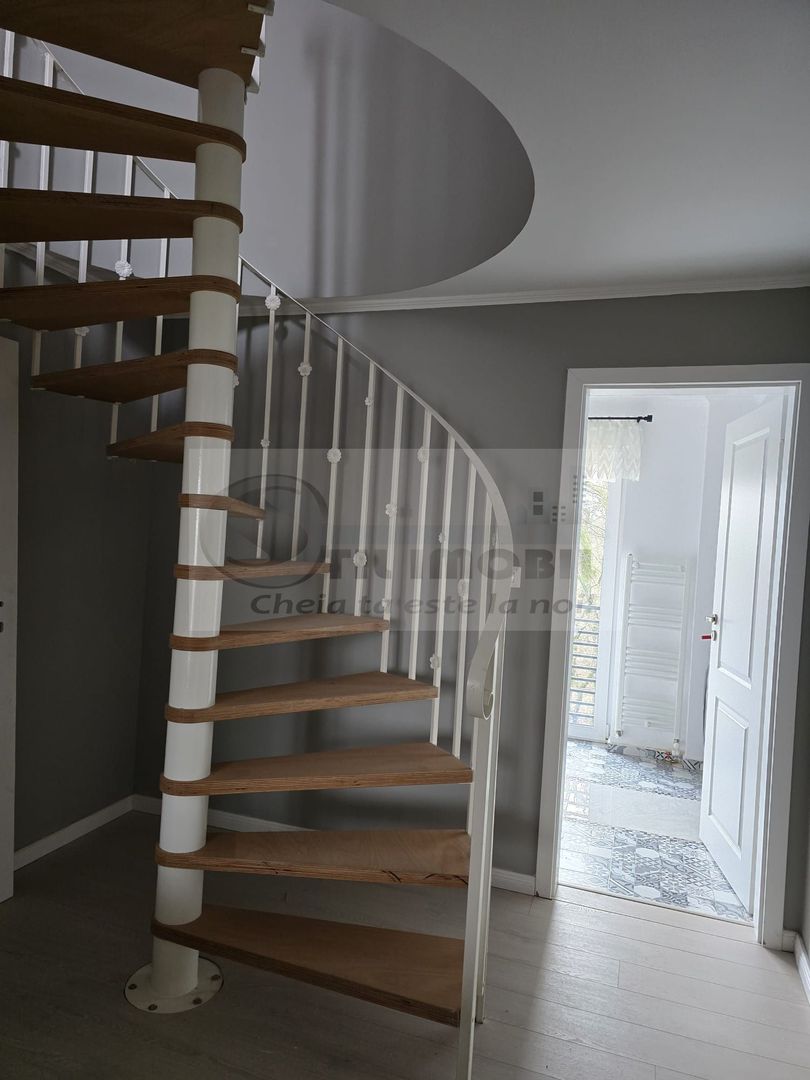 Penthouse 4 camere Copou - 920 euro - Poză 2