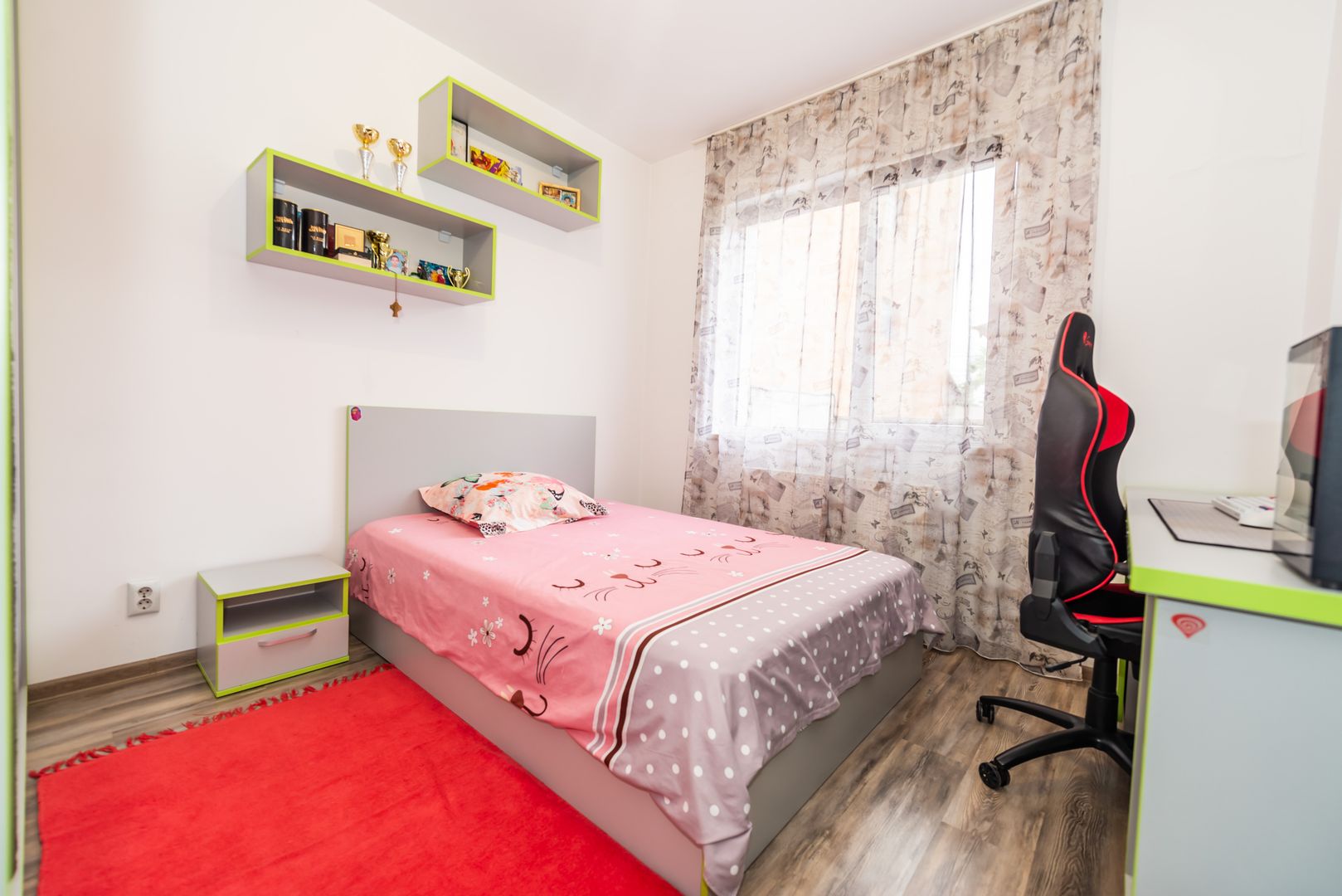 De vanzare apartament 3 camere mobilat si utilat bloc 2017 - Poză 2