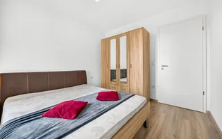 Studio modern | Kasper Coresi | Parcare & boxă - Poză 12