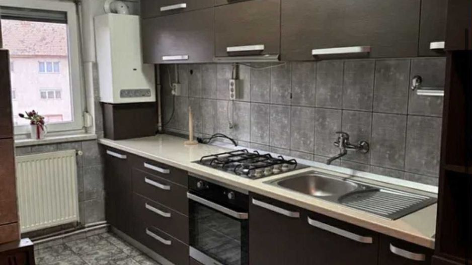 BRASADAS vinde ap 2 cam etaj 4/4 in Carpați 2. - Poză 1