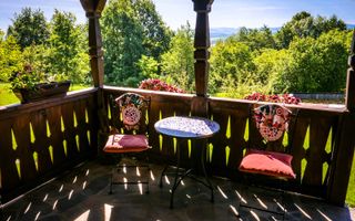 Pensiune agroturistică: 3 case tradiționale + teren în Desești - Poză 8