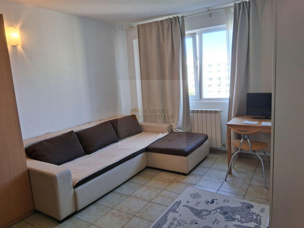 Garsoniera  Piata Victoriei | Etaj superior - Poză 1