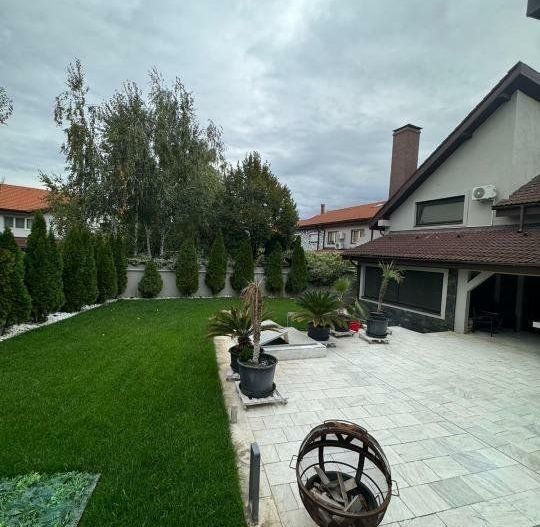 Casă / Vilă cu 5 camere în Pipera, Bucuresti - Poză 1