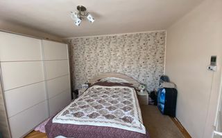 Casă Terezian I Garaj și vecinătate liniștită  I Terezian - Poză 1